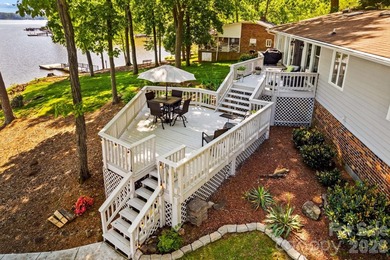 Location truly says it all! This stunning 1,683 sq ft 3BR/2BA - photo 32