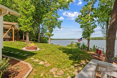 Location truly says it all! This stunning 1,683 sq ft 3BR/2BA - photo 35