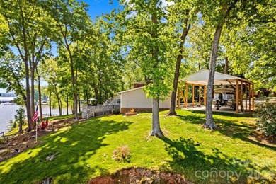 Location truly says it all! This stunning 1,683 sq ft 3BR/2BA - photo 36