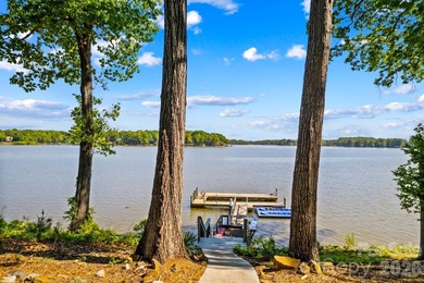 Location truly says it all! This stunning 1,683 sq ft 3BR/2BA - photo 38