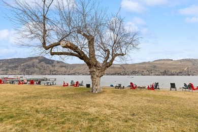 Lakeshore life meets incredible value in this turnkey townhome - photo 38