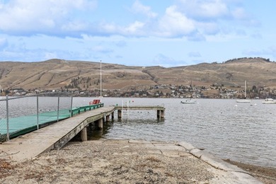 Lakeshore life meets incredible value in this turnkey townhome - photo 40