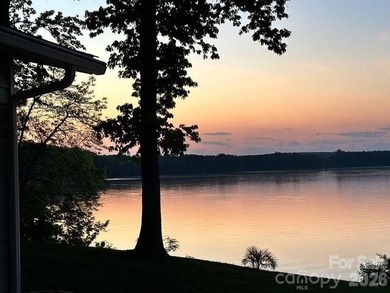 Location truly says it all! This stunning 1,683 sq ft 3BR/2BA - photo 43