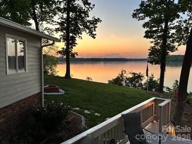 Location truly says it all! This stunning 1,683 sq ft 3BR/2BA - photo 44