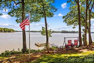Location truly says it all! This stunning 1,683 sq ft 3BR/2BA - photo 46