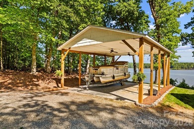 Location truly says it all! This stunning 1,683 sq ft 3BR/2BA - photo 47