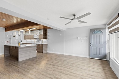 Lakeshore life meets incredible value in this turnkey townhome - photo 47
