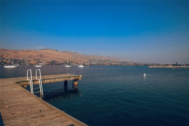 Lakeshore life meets incredible value in this turnkey townhome - photo 48