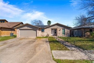 If you've been holding out for the right home in Flour Bluff - photo 1