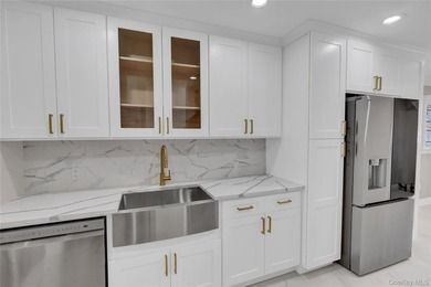 Welcome to This Stunning Colonial in Prime Freeport! Don't miss - photo 14