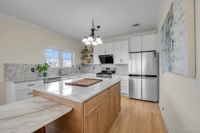 Get the Miami experience in New York! Very Rare Waterfront - photo 9