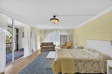 Lives like a house! 3BR/3BA 2400sqft condominium. Glass sliders - photo 19