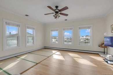 Get the Miami experience in New York! Very Rare Waterfront - photo 10