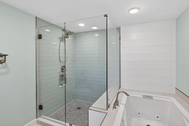 Lives like a house! 3BR/3BA 2400sqft condominium. Glass sliders - photo 22
