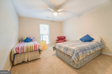 Turtle Cove Spacious 5BR Lake Home with Dock, Boat Ramp, flat lot - photo 34
