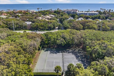 Lives like a house! 3BR/3BA 2400sqft condominium. Glass sliders - photo 36