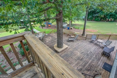Turtle Cove Spacious 5BR Lake Home with Dock, Boat Ramp, flat lot - photo 38