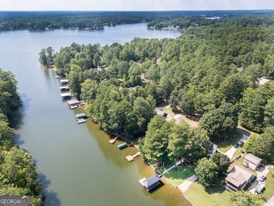 Turtle Cove Spacious 5BR Lake Home with Dock, Boat Ramp, flat lot - photo 46