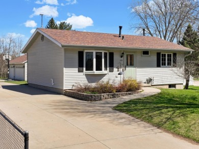 Lake Home For Sale in Pardeeville, Wisconsin