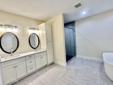 Stunning brick front New Construction! This 3 bedrooms, 2 bath - photo 13