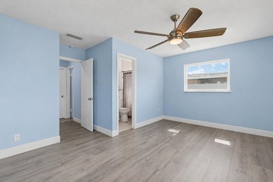 Welcome home to this charming three bedroom, two bathroom single - photo 16