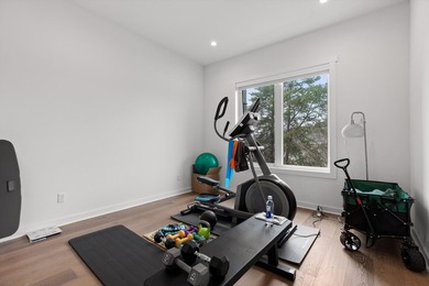 Right in the heart of Northshore, this one is a must see! - photo 23