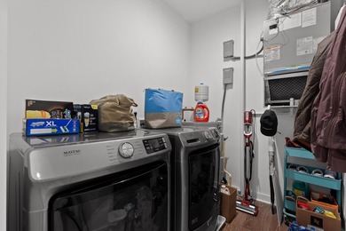 Right in the heart of Northshore, this one is a must see! - photo 25