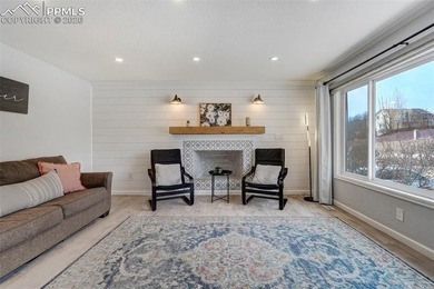 LOCATION - VIEWS - ONE-LEVEL LIVING 3600 TOTAL SQUARE FEET PLUS - photo 2