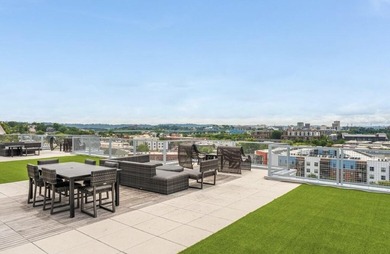 Right in the heart of Northshore, this one is a must see! - photo 37