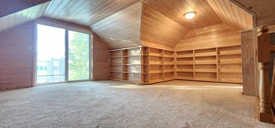 Welcome to this stunning lakefront year-round home, perfectly - photo 37
