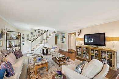This Southampton Village Cape cod cottage encapsulates the - photo 11