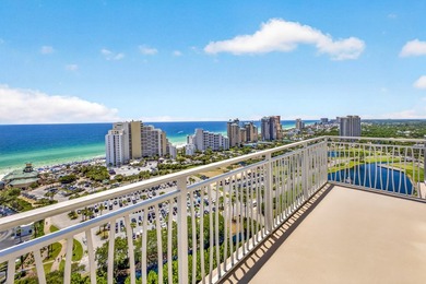 Perched on the 19th-floor penthouse level, this exceptional Luau - photo 14