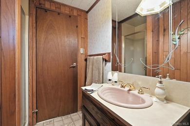 Welcome to 6 N. Park Drive, a well-maintained immaculate High - photo 14