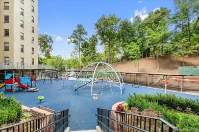A Hidden Gem in Fordham Hill Oval - Spacious 2BR with Stunning - photo 14
