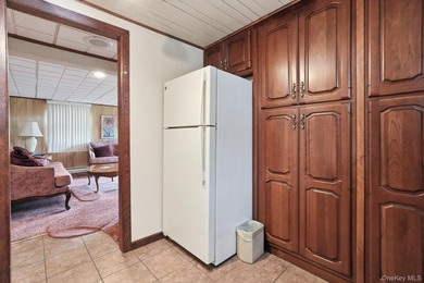 Welcome to 6 N. Park Drive, a well-maintained immaculate High - photo 16