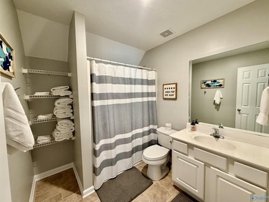 Gorgeous, income-producing lake front home in desired Chesnut - photo 21