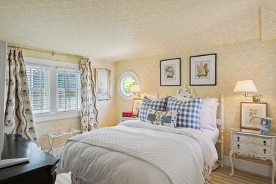 This Southampton Village Cape cod cottage encapsulates the - photo 28