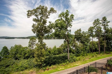 Experience lake living at its finest in this 3 bed 2 bath home - photo 31