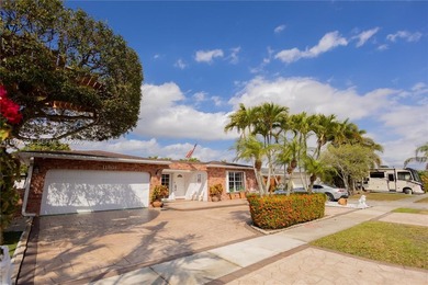 (private lake, pond, coastal) Home For Sale in Sunrise Florida