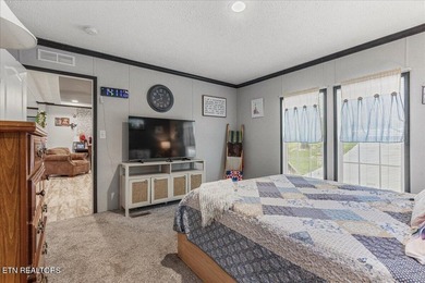 Welcome home to this beautiful 2023 manufactured home offering - photo 11