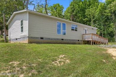 Welcome home to this beautiful 2023 manufactured home offering - photo 21