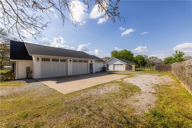 Welcome to The Bentonville Trailside Homestead, a beautifully - photo 36