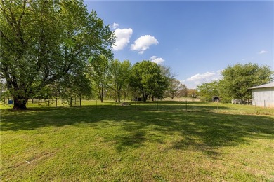 Welcome to The Bentonville Trailside Homestead, a beautifully - photo 41