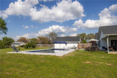 Welcome to The Bentonville Trailside Homestead, a beautifully - photo 42