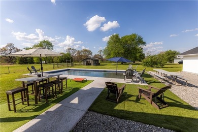Welcome to The Bentonville Trailside Homestead, a beautifully - photo 43
