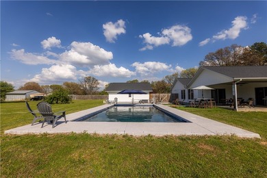 Welcome to The Bentonville Trailside Homestead, a beautifully - photo 46