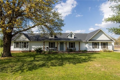 Welcome to The Bentonville Trailside Homestead, a beautifully - photo 49