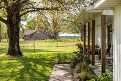 Welcome to The Bentonville Trailside Homestead, a beautifully - photo 51
