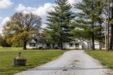 Welcome to The Bentonville Trailside Homestead, a beautifully - photo 55
