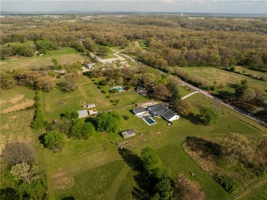 Welcome to The Bentonville Trailside Homestead, a beautifully - photo 60